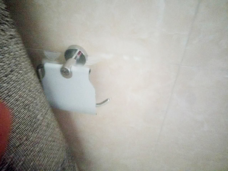 如何使用鉆孔機(jī)在墻面和瓷磚上打孔？手把手教你