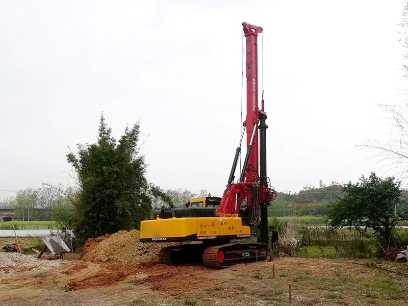 鉆孔機怎么打地基？地基好工具